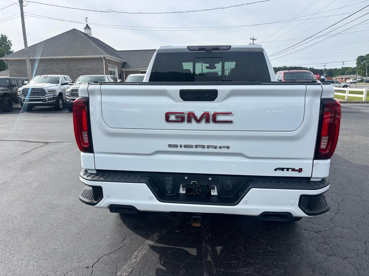 GMC Sierra 1500 4WD Crew Cab 147" AT4 2021