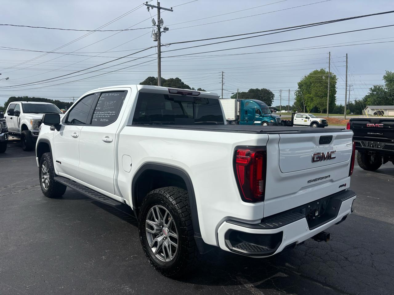GMC Sierra 1500 4WD Crew Cab 147" AT4 2021