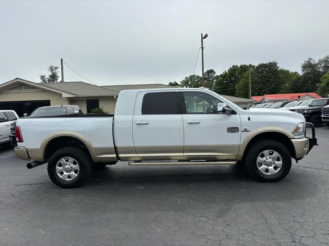 RAM 2500 4WD Mega Cab 160.5" Longhorn 2015