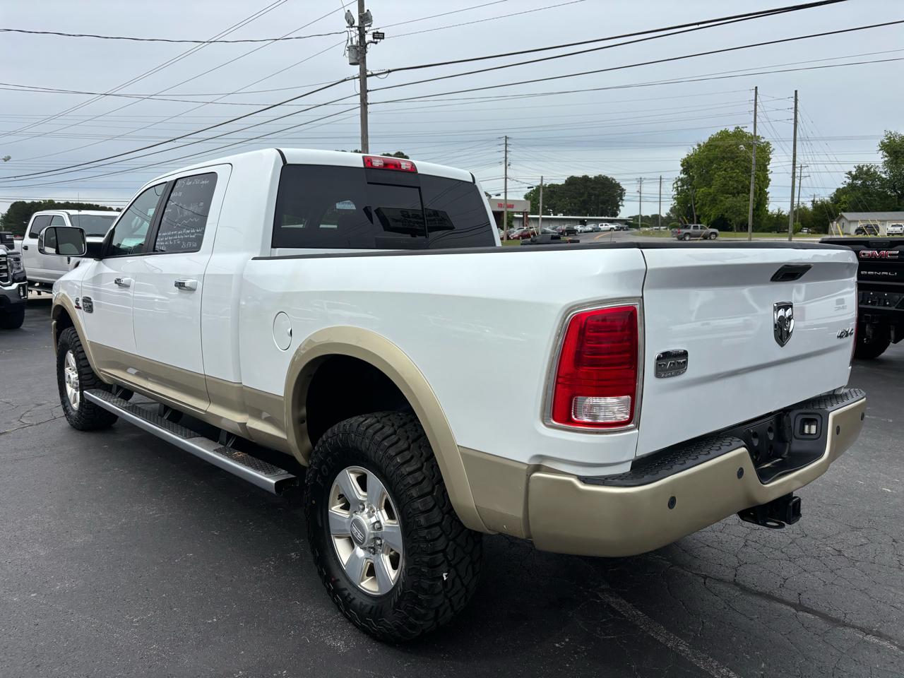 RAM 2500 4WD Mega Cab 160.5" Longhorn 2015