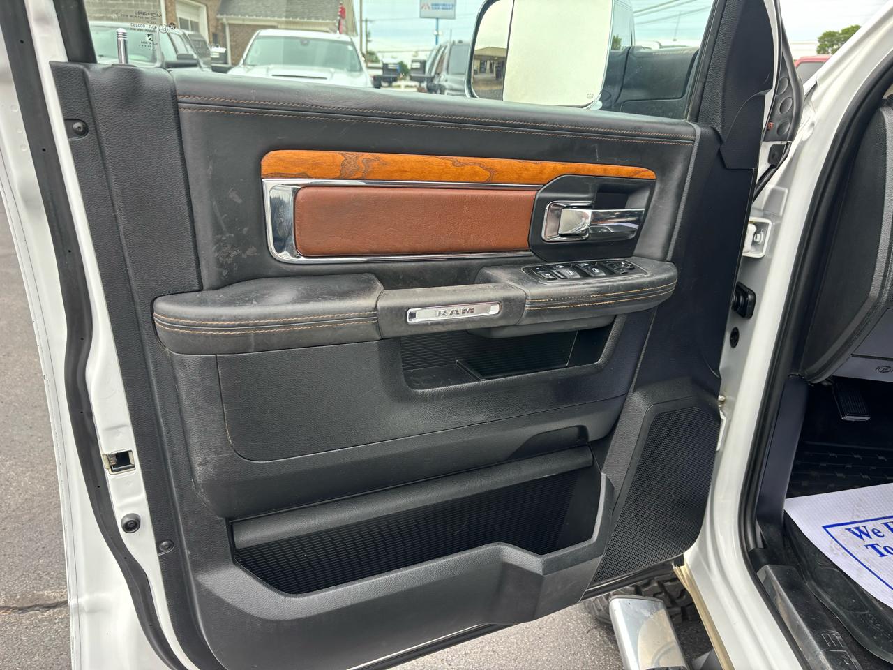 RAM 2500 4WD Mega Cab 160.5" Longhorn 2015