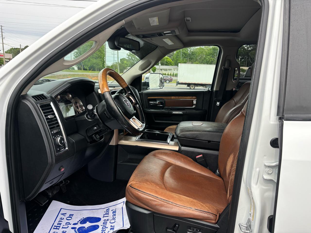 RAM 2500 4WD Mega Cab 160.5" Longhorn 2015