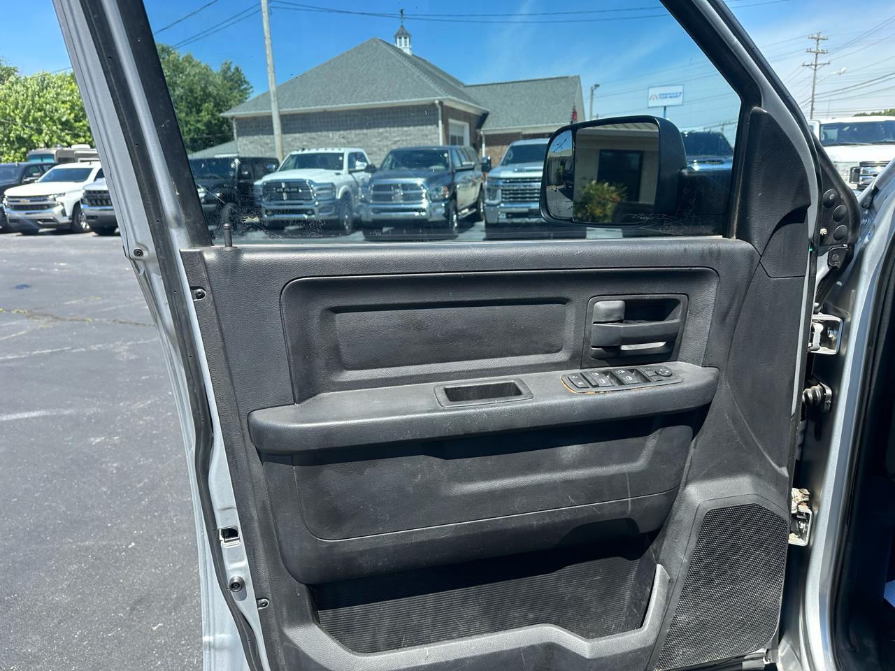 RAM 3500 4WD Crew Cab 169" Tradesman 2016