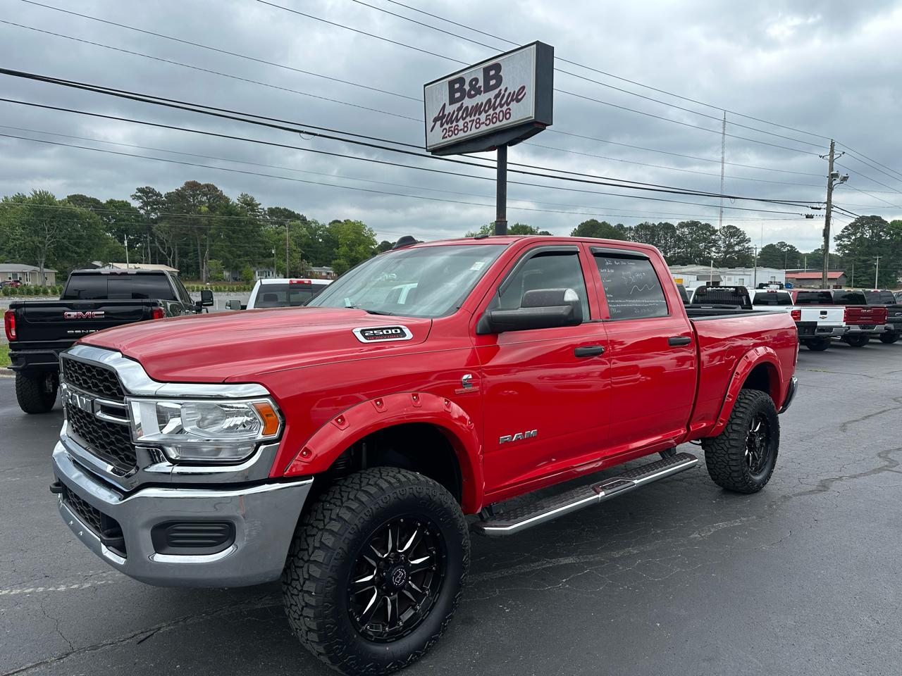 RAM 2500 Tradesman 4x4 Crew Cab 6'4" Box 2022