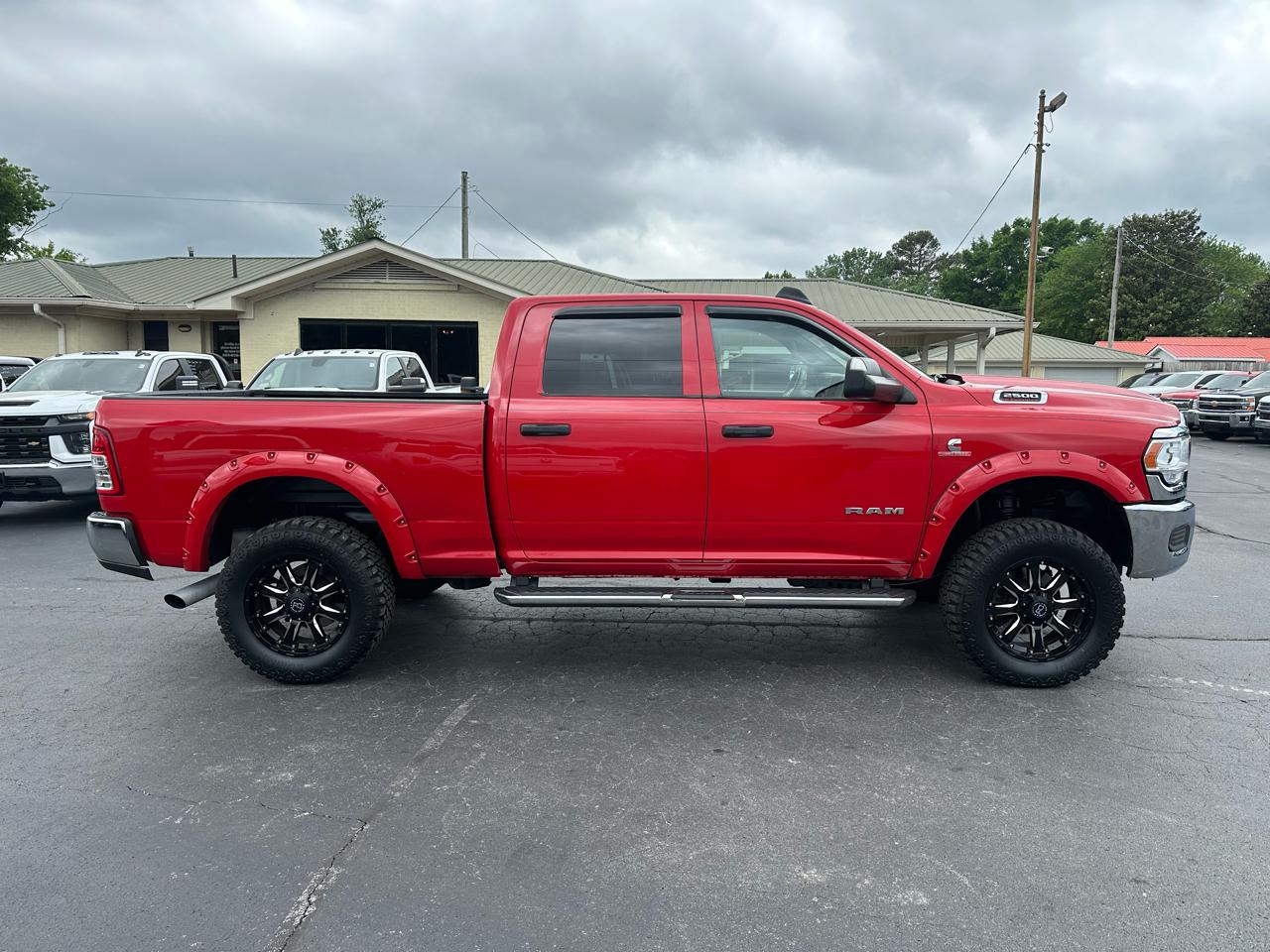 RAM 2500 Tradesman 4x4 Crew Cab 6'4" Box 2022