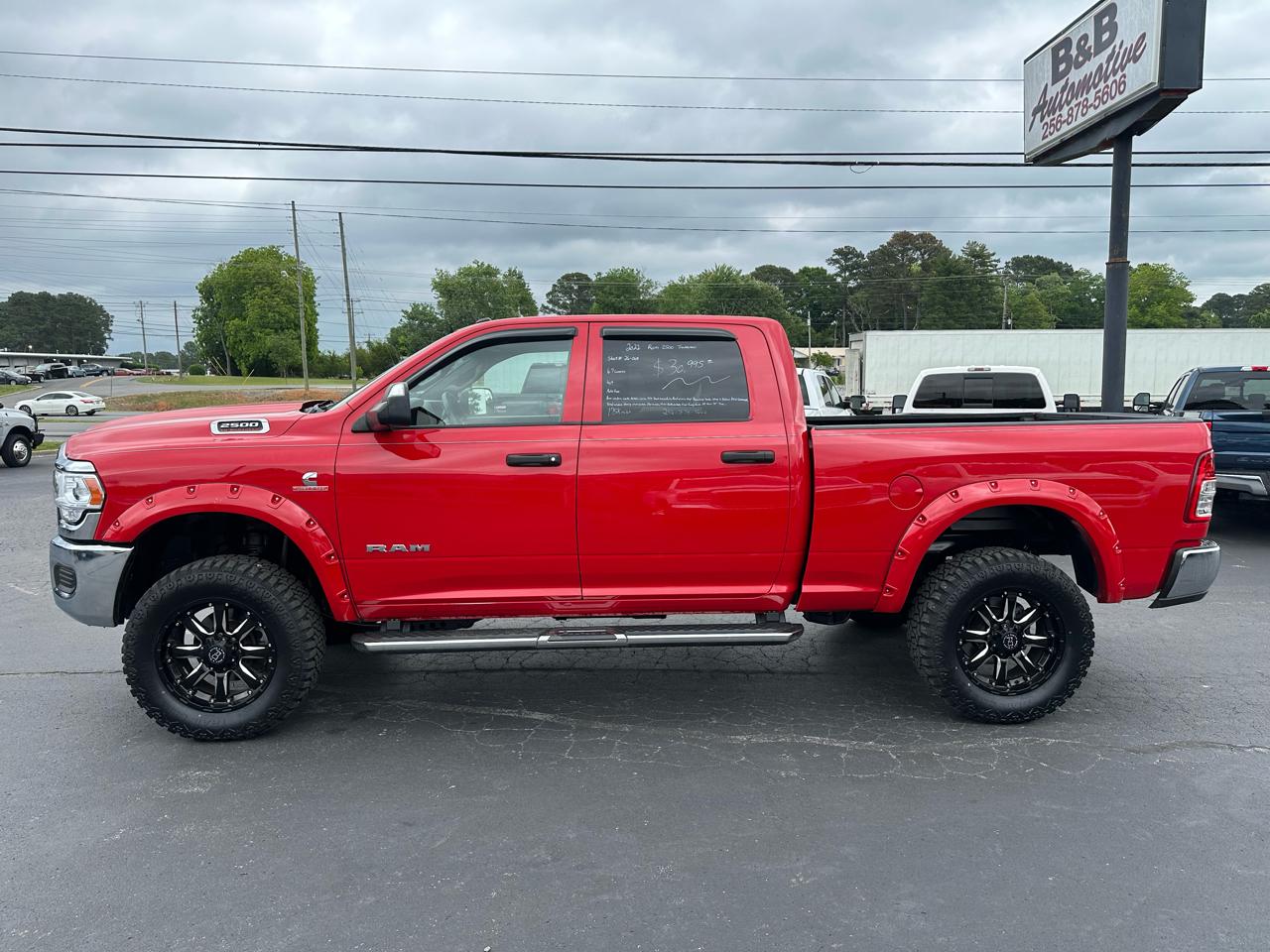 RAM 2500 Tradesman 4x4 Crew Cab 6'4" Box 2022