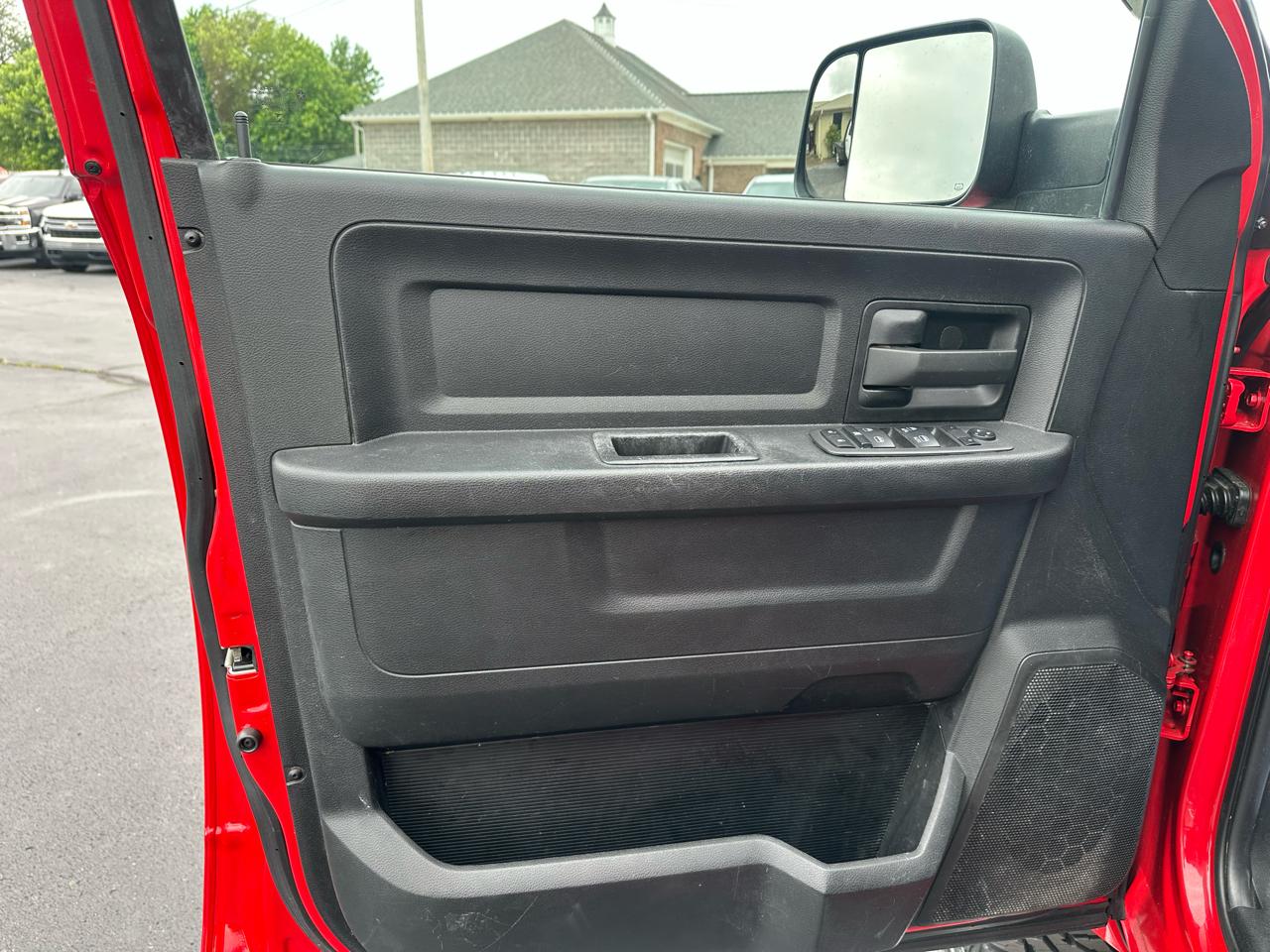 RAM 2500 Tradesman 4x4 Crew Cab 6'4" Box 2022