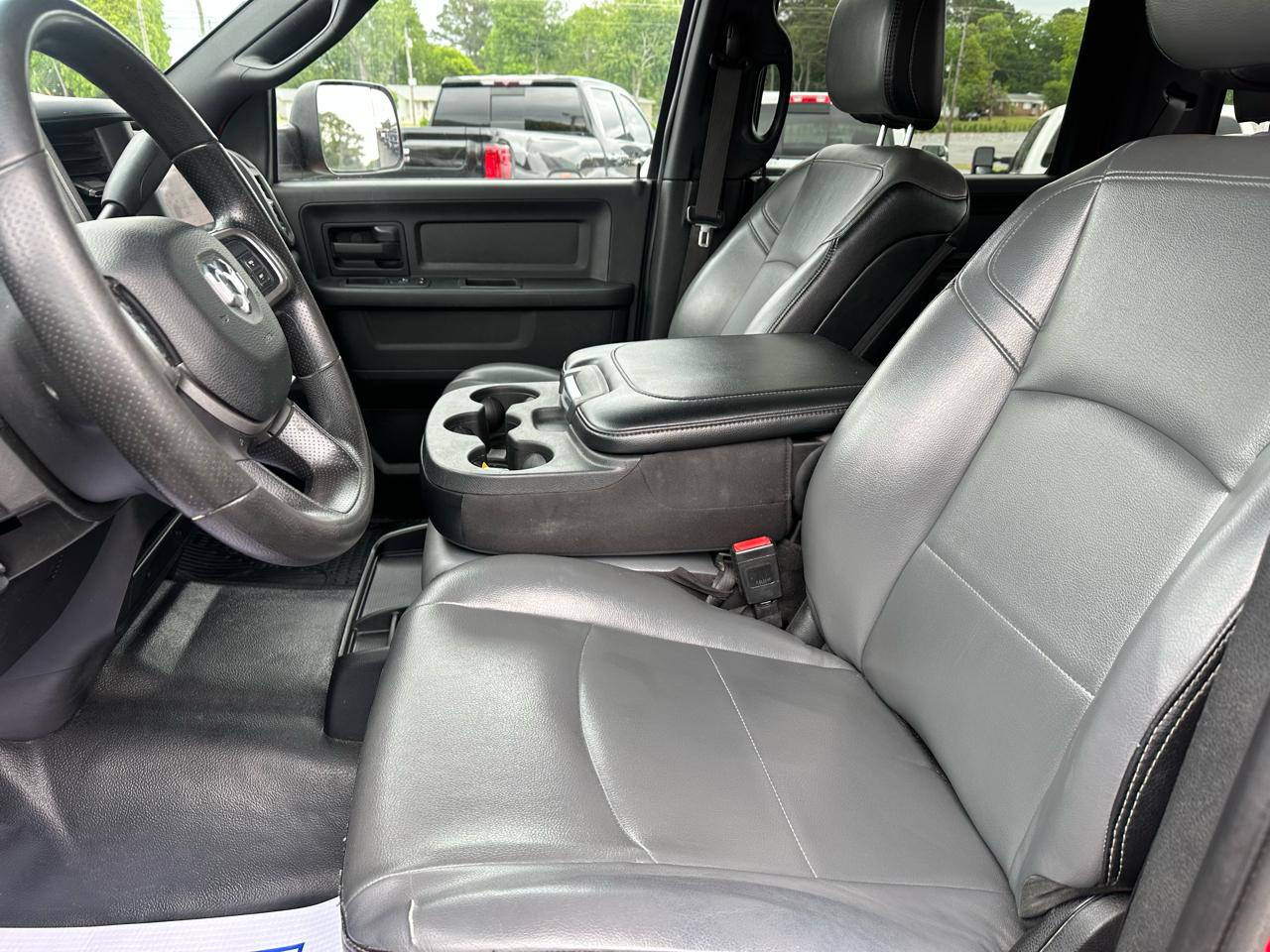 RAM 2500 Tradesman 4x4 Crew Cab 6'4" Box 2022