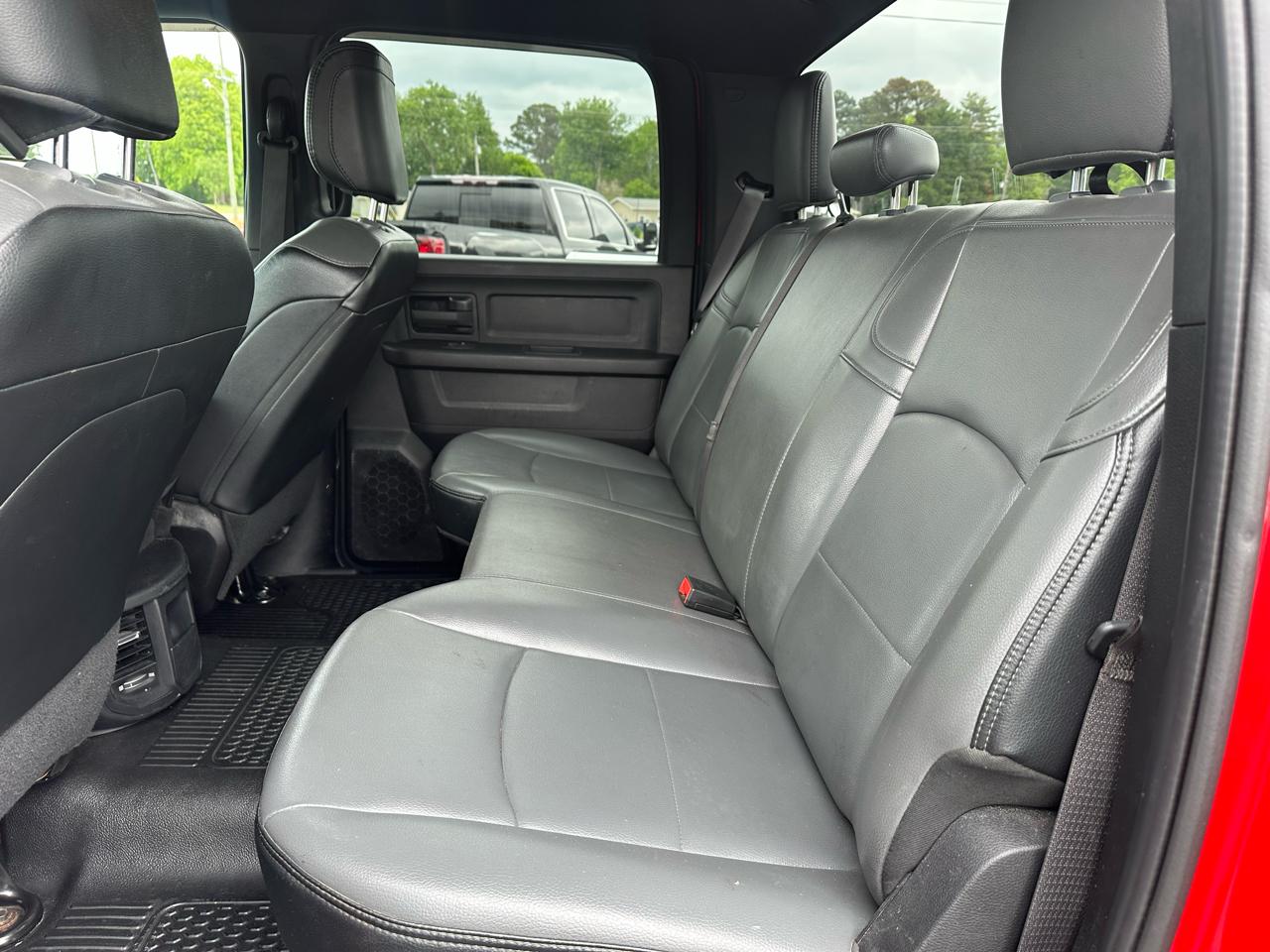 RAM 2500 Tradesman 4x4 Crew Cab 6'4" Box 2022