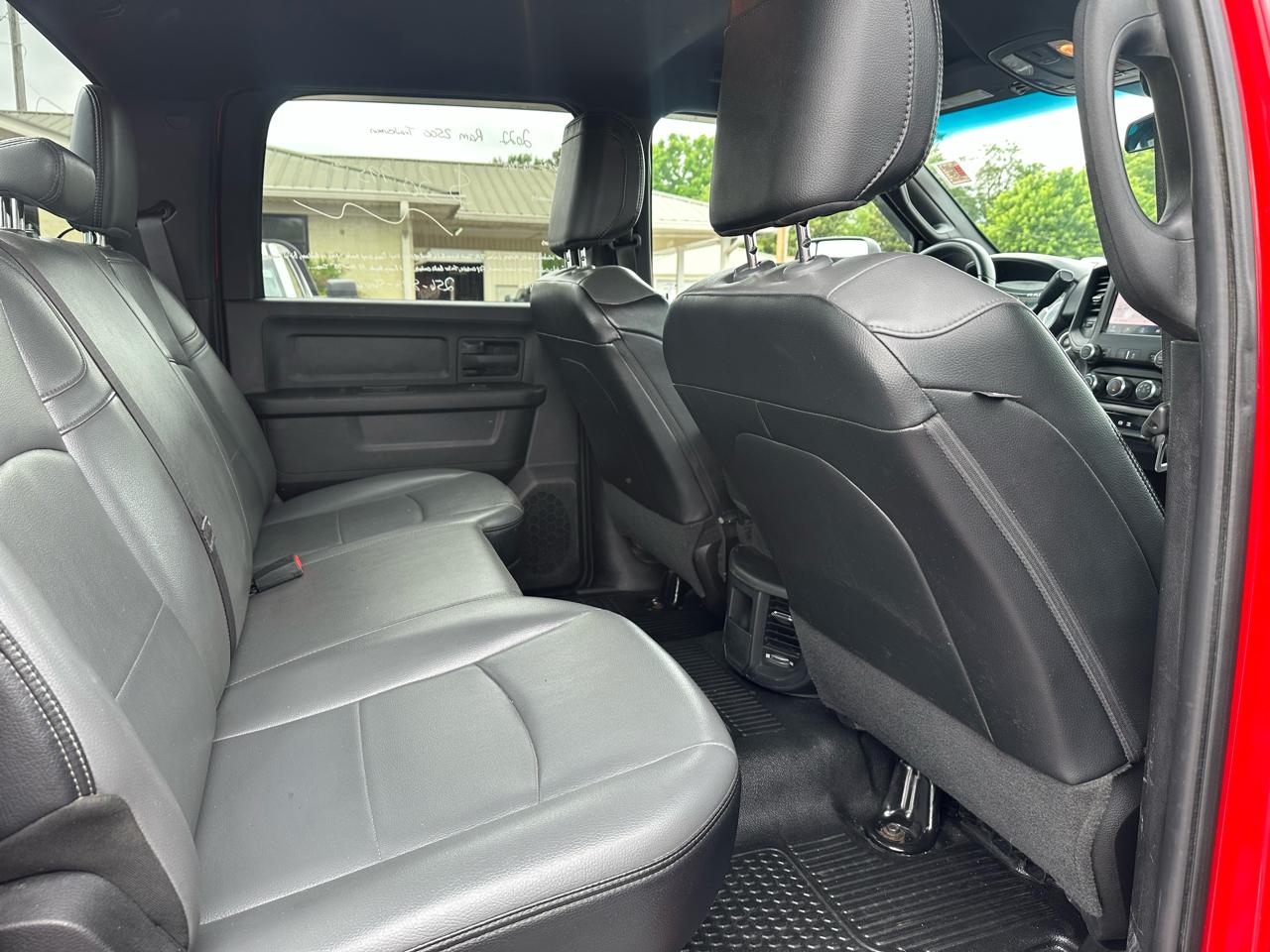 RAM 2500 Tradesman 4x4 Crew Cab 6'4" Box 2022