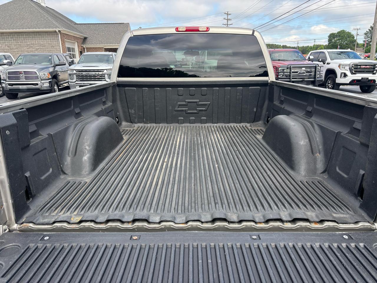 Chevrolet Silverado 2500HD Ext Cab 143.5" WB 4WD LS 2003