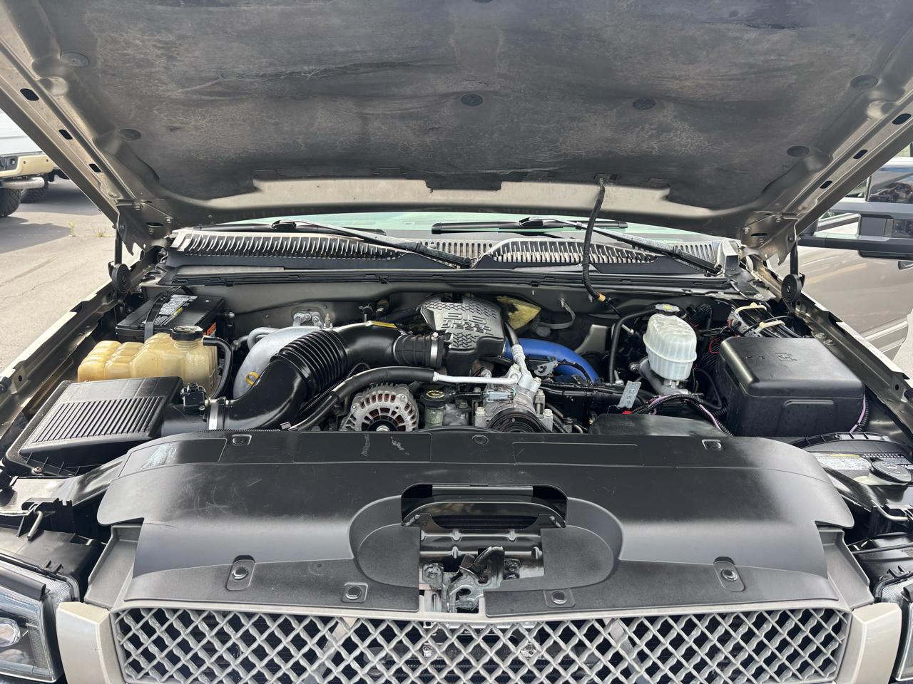 Chevrolet Silverado 2500HD Ext Cab 143.5" WB 4WD LS 2003