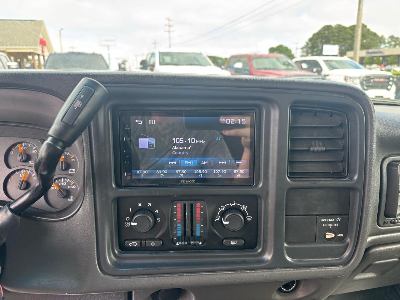 Chevrolet Silverado 2500HD Ext Cab 143.5" WB 4WD LS 2003