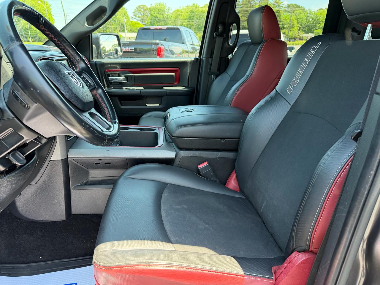 RAM 1500 4WD Crew Cab 140.5" Rebel 2015