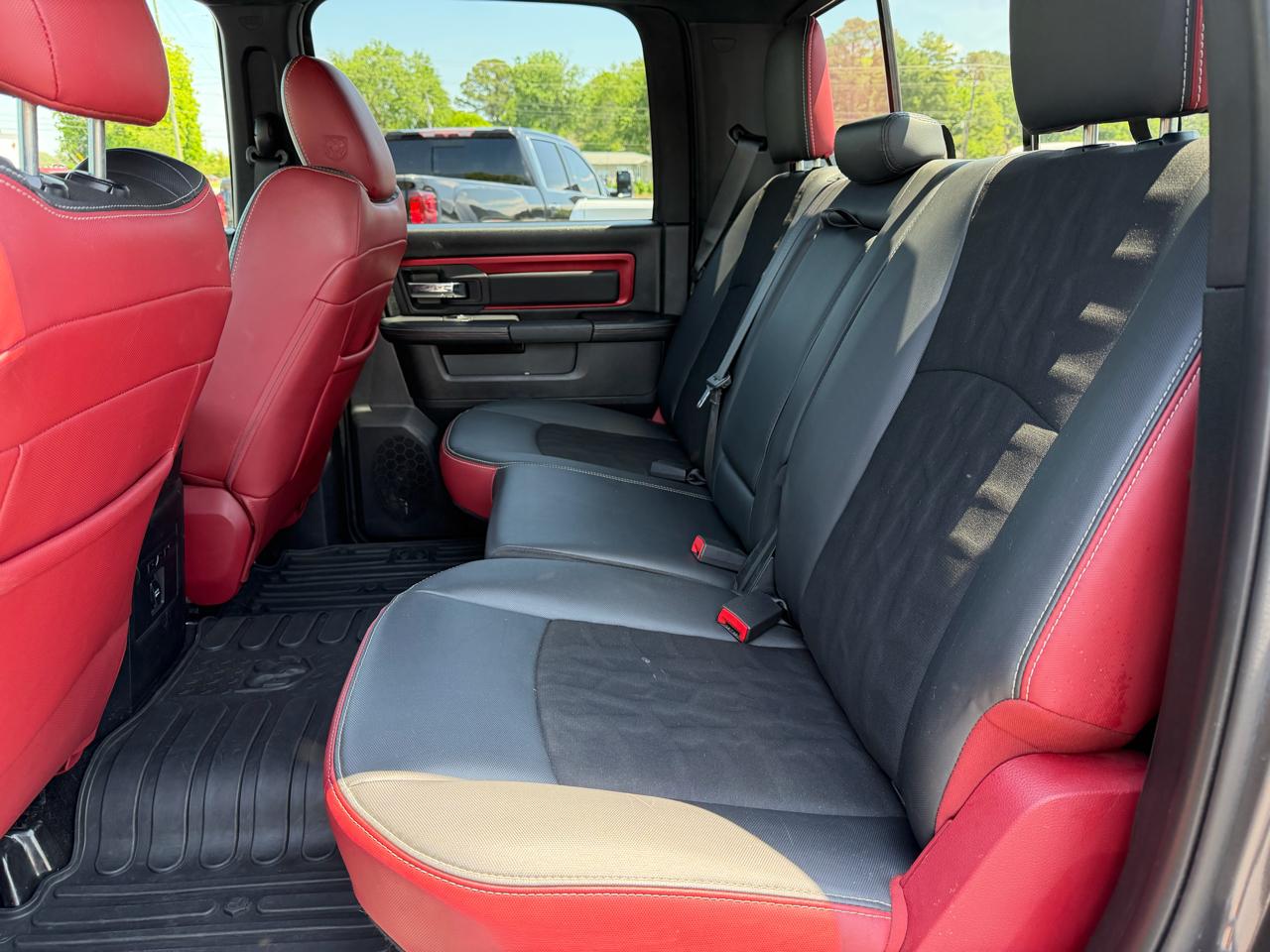 RAM 1500 4WD Crew Cab 140.5" Rebel 2015
