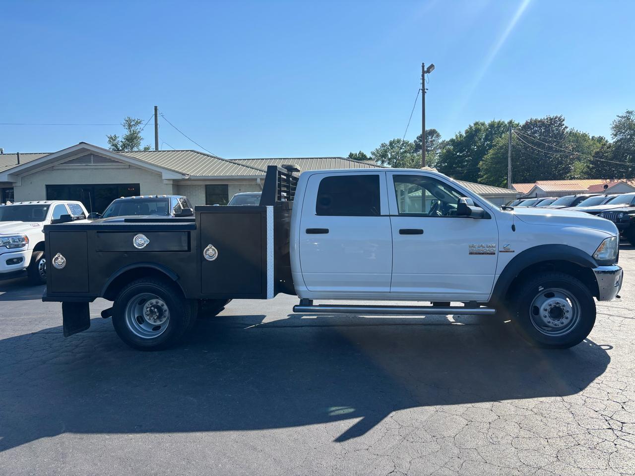 RAM 5500 4WD Crew Cab 173" WB 60" CA Tradesman 2015