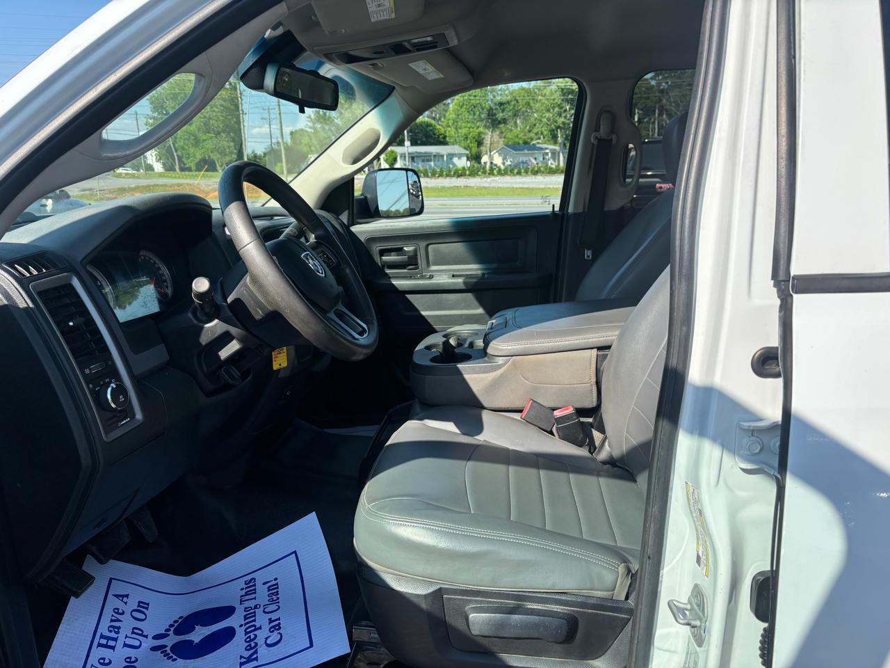 RAM 5500 4WD Crew Cab 173" WB 60" CA Tradesman 2015