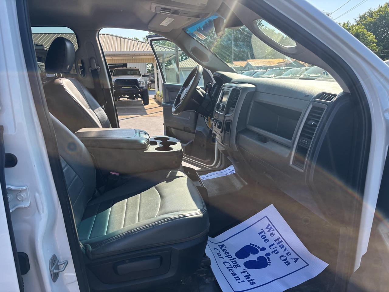 RAM 5500 4WD Crew Cab 173" WB 60" CA Tradesman 2015