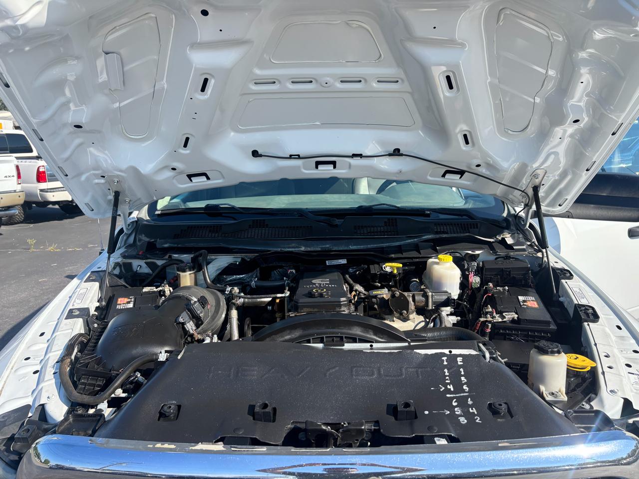 RAM 5500 4WD Crew Cab 173" WB 60" CA Tradesman 2015
