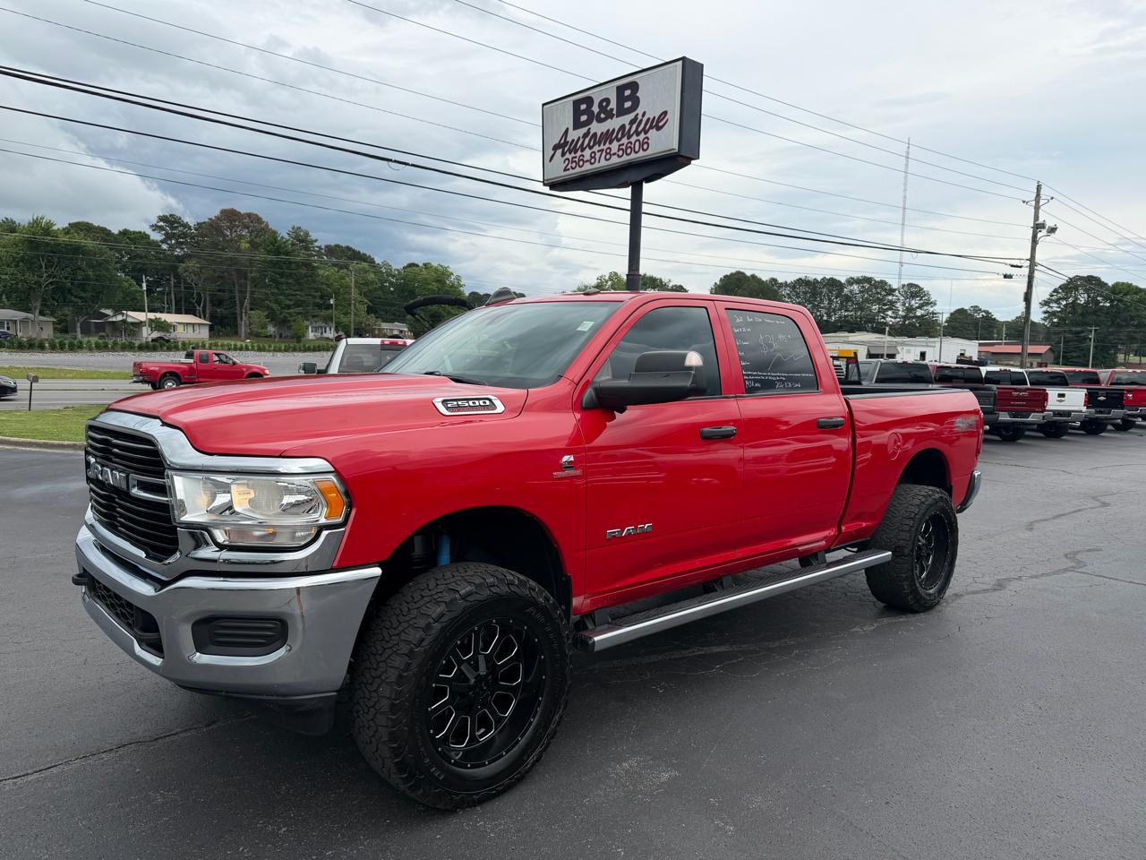 RAM 2500 Tradesman 4x4 Crew Cab 6'4" Box 2021