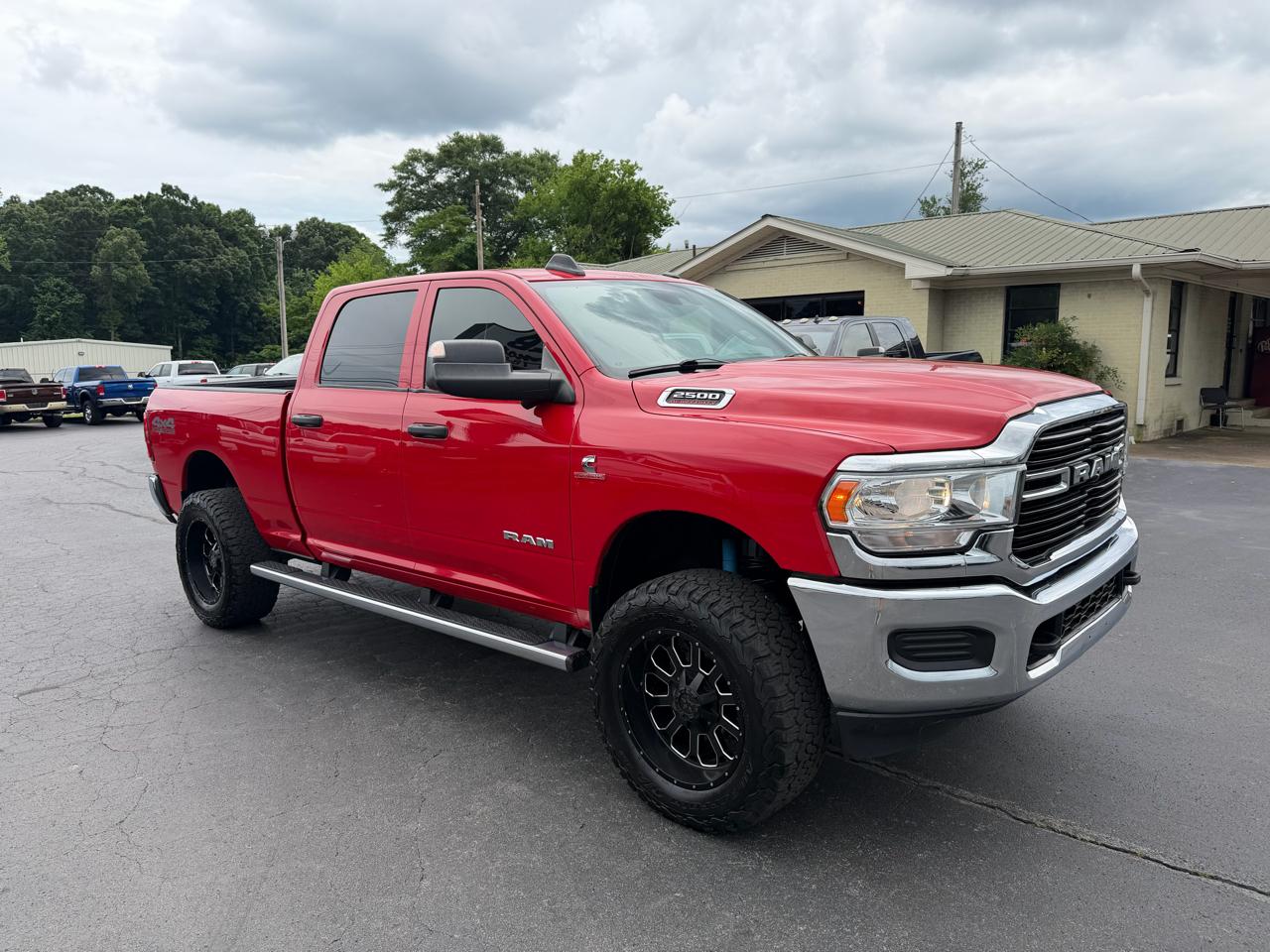 RAM 2500 Tradesman 4x4 Crew Cab 6'4" Box 2021