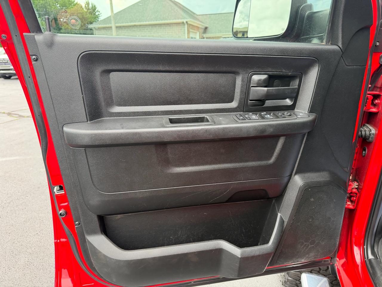 RAM 2500 Tradesman 4x4 Crew Cab 6'4" Box 2021