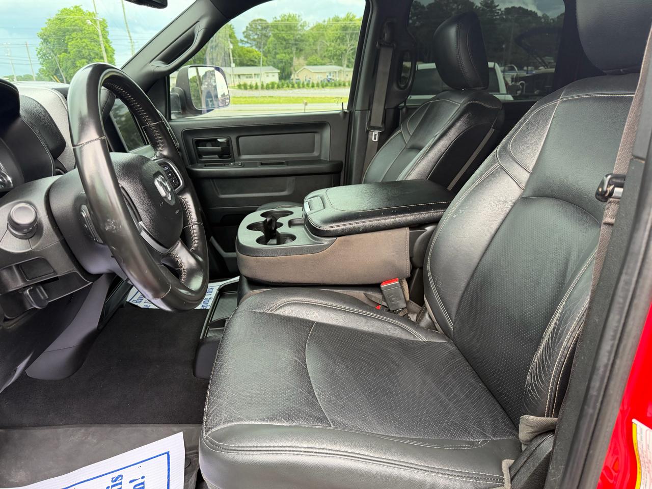 RAM 2500 Tradesman 4x4 Crew Cab 6'4" Box 2021