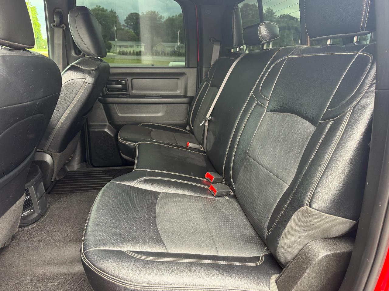 RAM 2500 Tradesman 4x4 Crew Cab 6'4" Box 2021