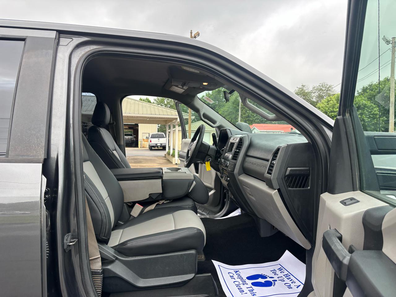 Ford Super Duty F-250 SRW XLT 4WD Crew Cab 6.75' Box 2017