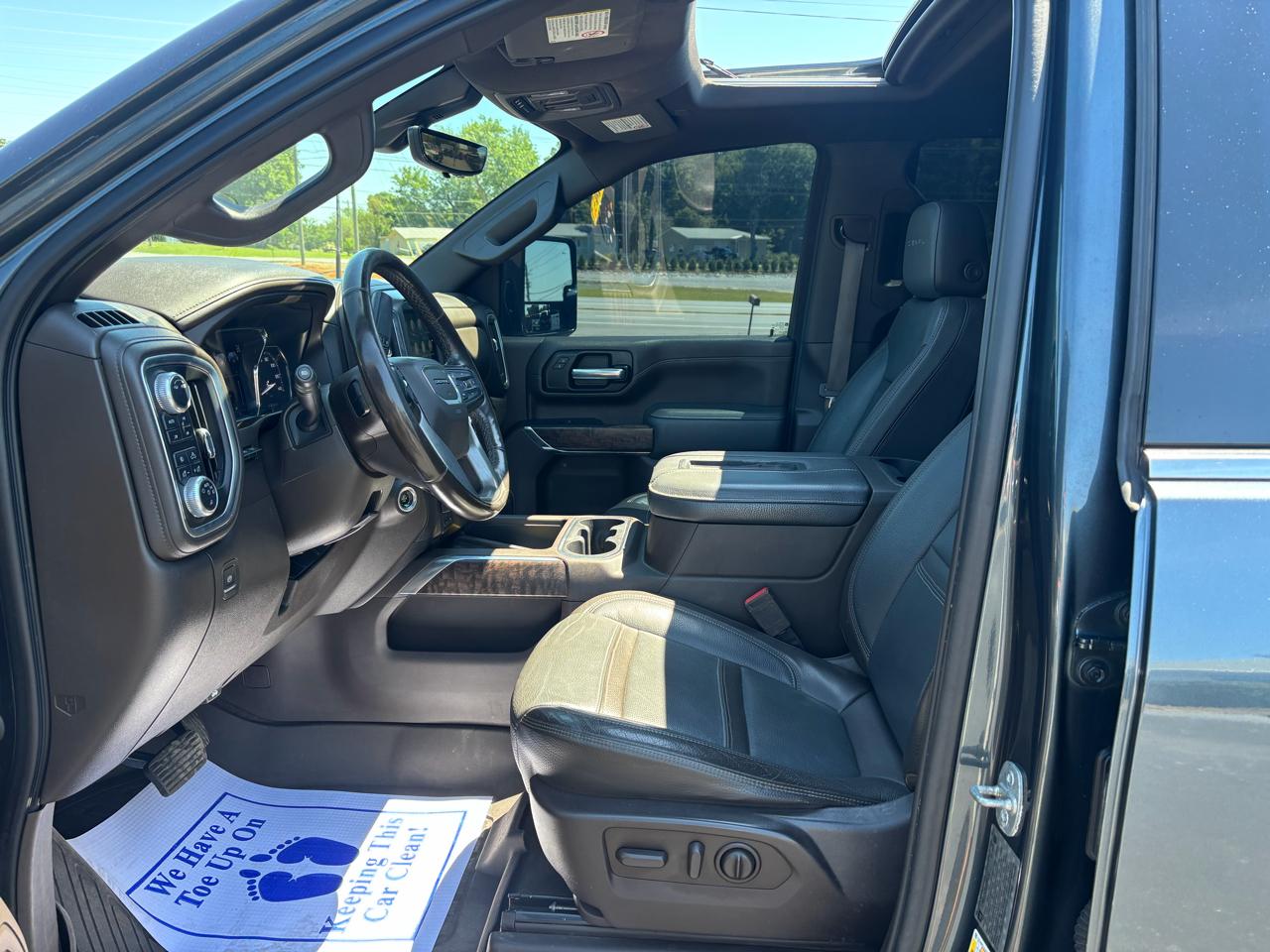 GMC Sierra 2500HD 4WD Crew Cab 159" Denali 2020