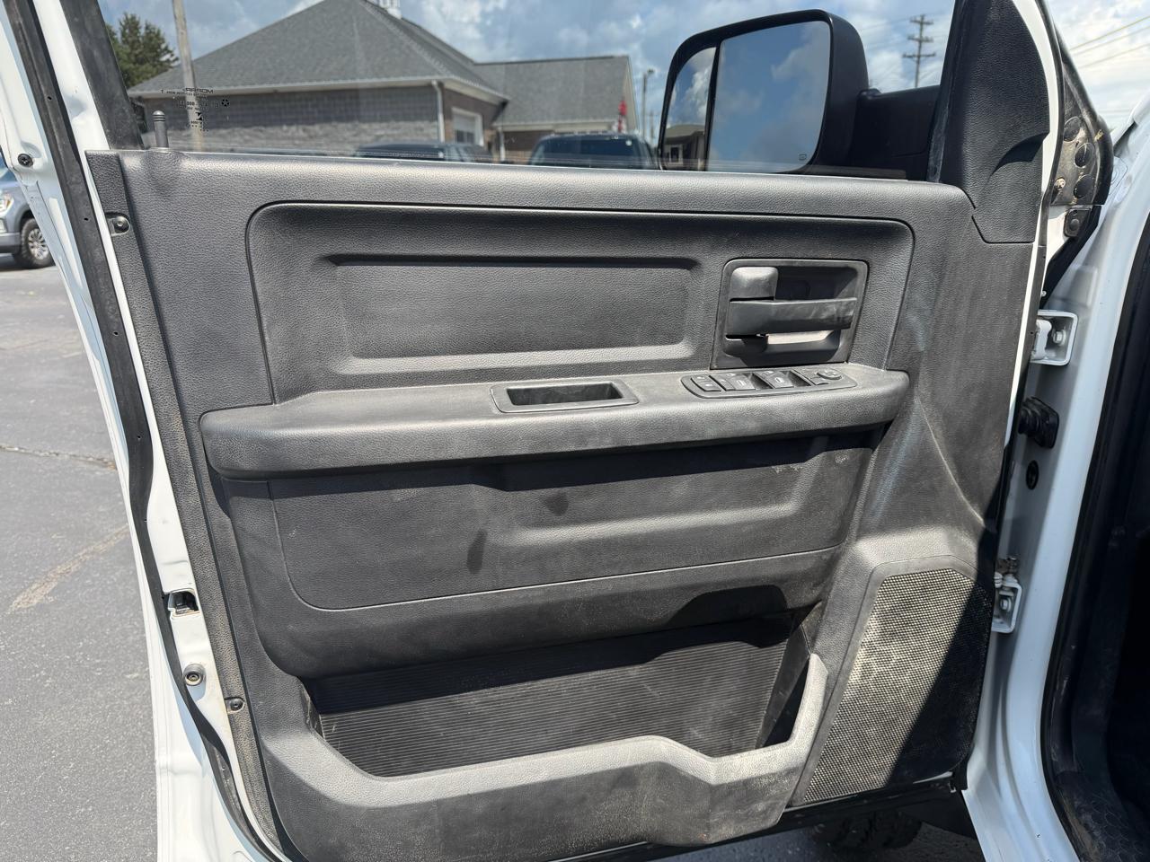 RAM 4500 4WD Crew Cab 173" WB 60" CA Tradesman 2016