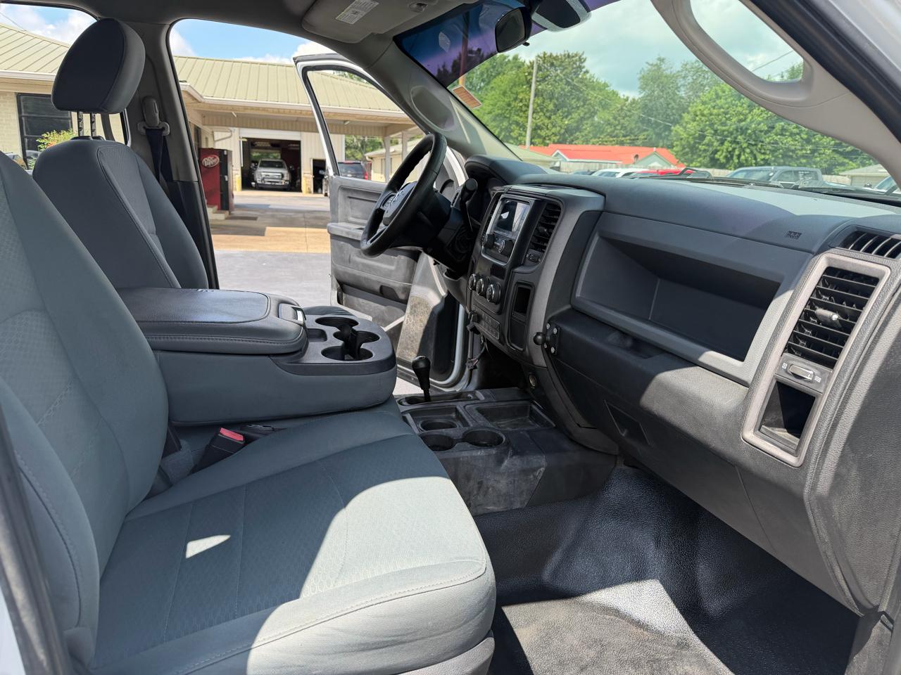 RAM 4500 4WD Crew Cab 173" WB 60" CA Tradesman 2016