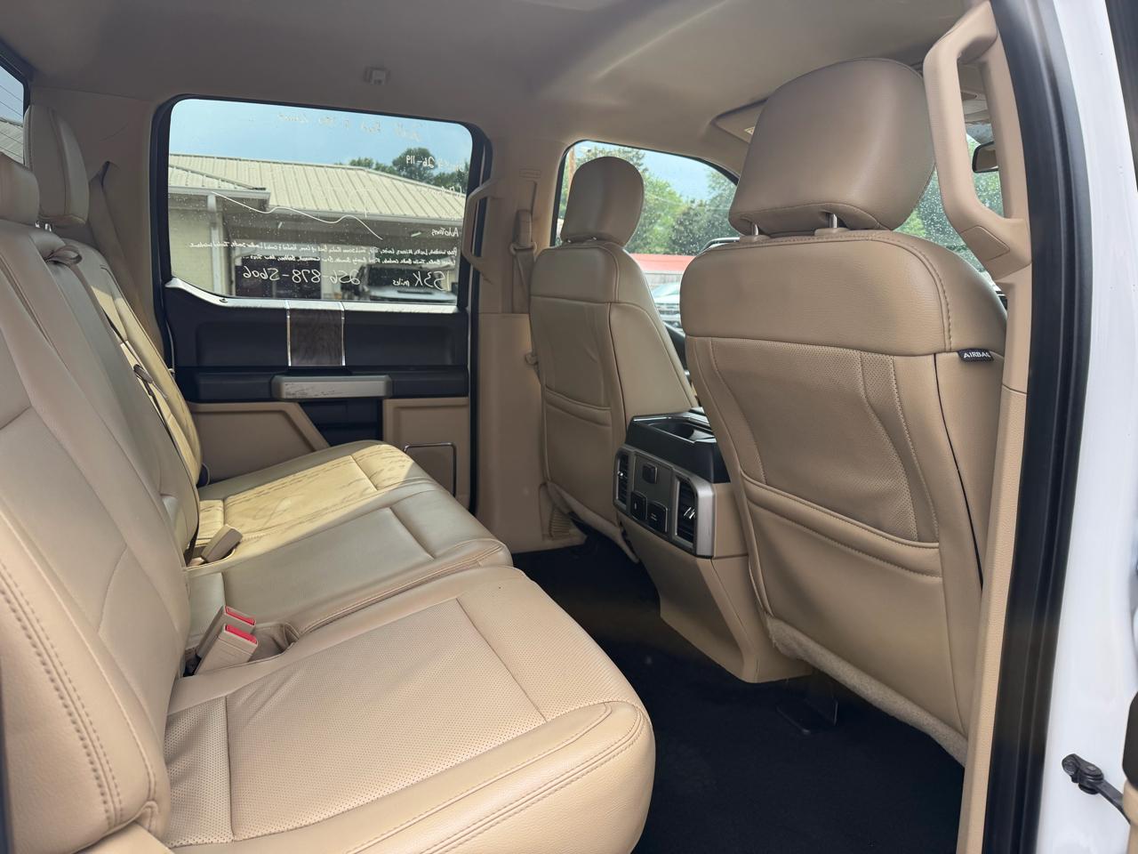 Ford Super Duty F-350 DRW Lariat 4WD Crew Cab 8' Box 2018