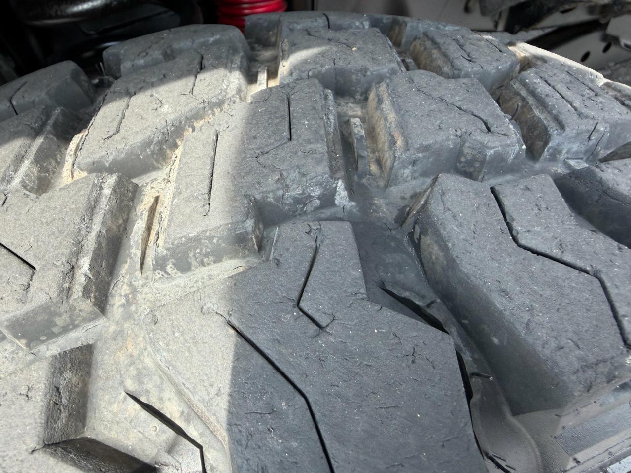 Ford Super Duty F-350 DRW Lariat 4WD Crew Cab 8' Box 2017