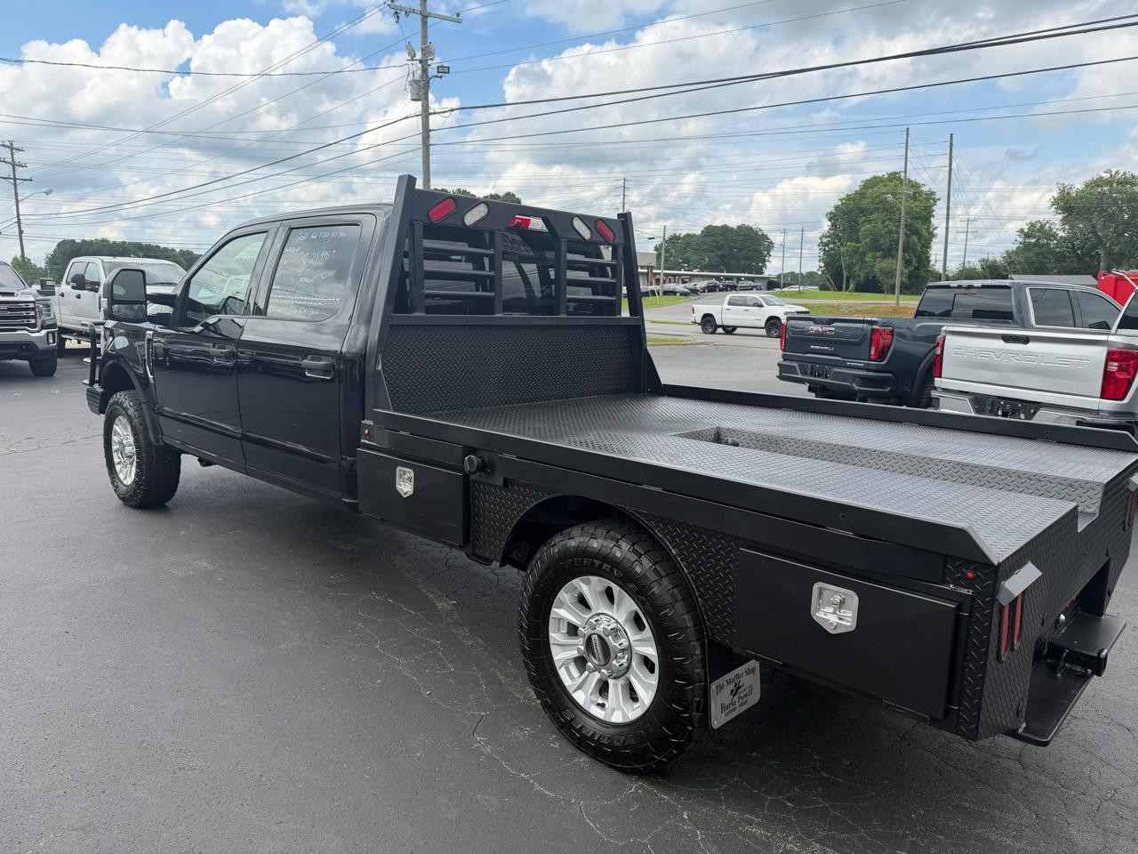 Ford Super Duty F-350 SRW XLT 4WD Crew Cab 8' Box 2021