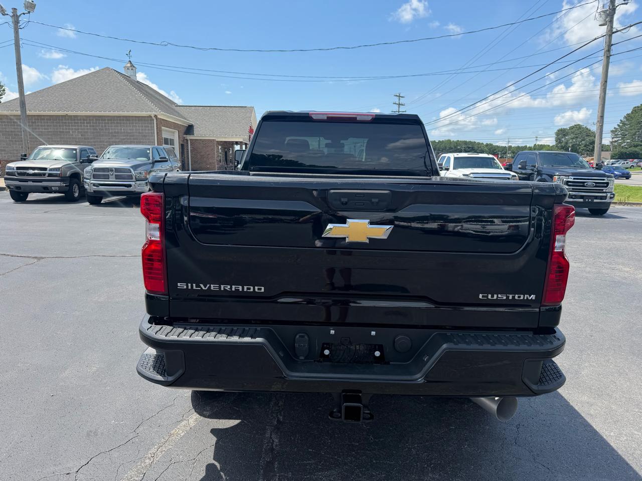 Chevrolet Silverado 2500HD 4WD Crew Cab 159" Custom 2022
