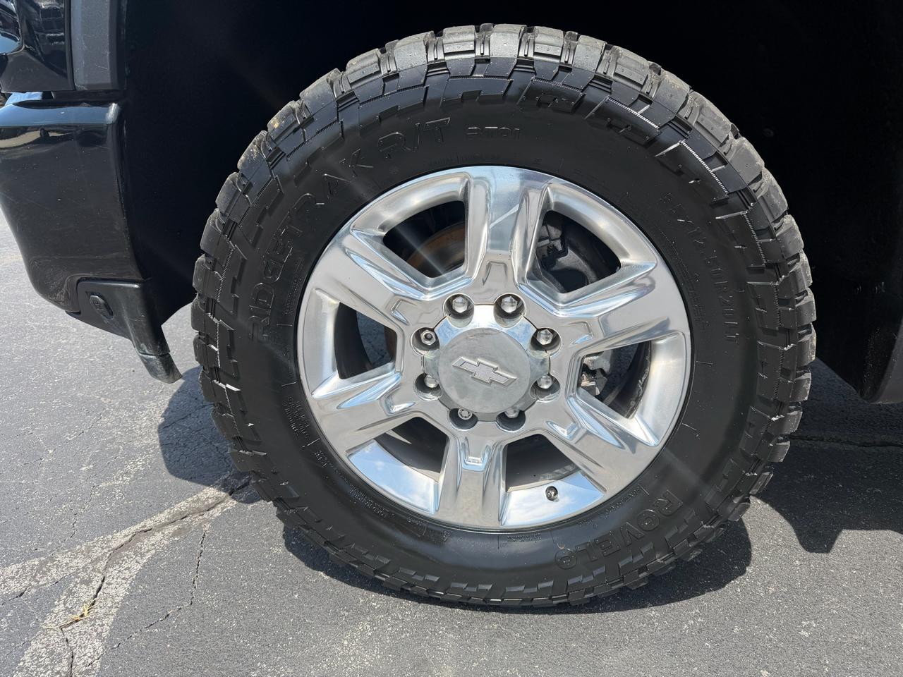 Chevrolet Silverado 2500HD 4WD Crew Cab 159" Custom 2022