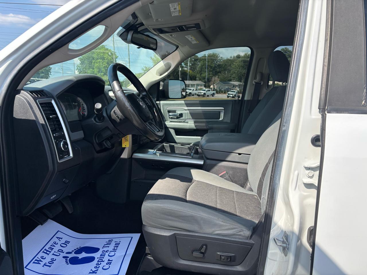 RAM 2500 4WD Mega Cab 160.5" Big Horn 2013