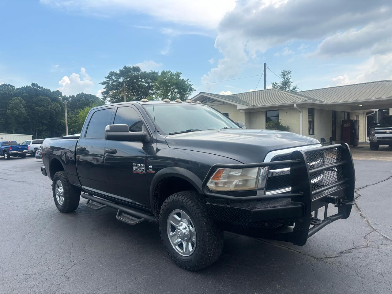 RAM 2500 Tradesman 4x4 Crew Cab 6'4" Box 2018