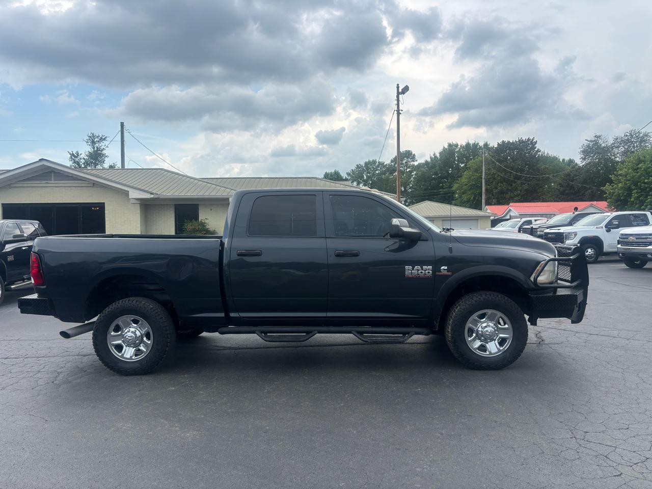 RAM 2500 Tradesman 4x4 Crew Cab 6'4" Box 2018