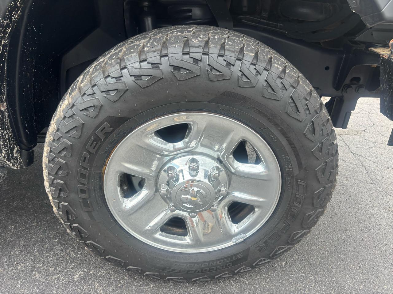 RAM 2500 Tradesman 4x4 Crew Cab 6'4" Box 2018