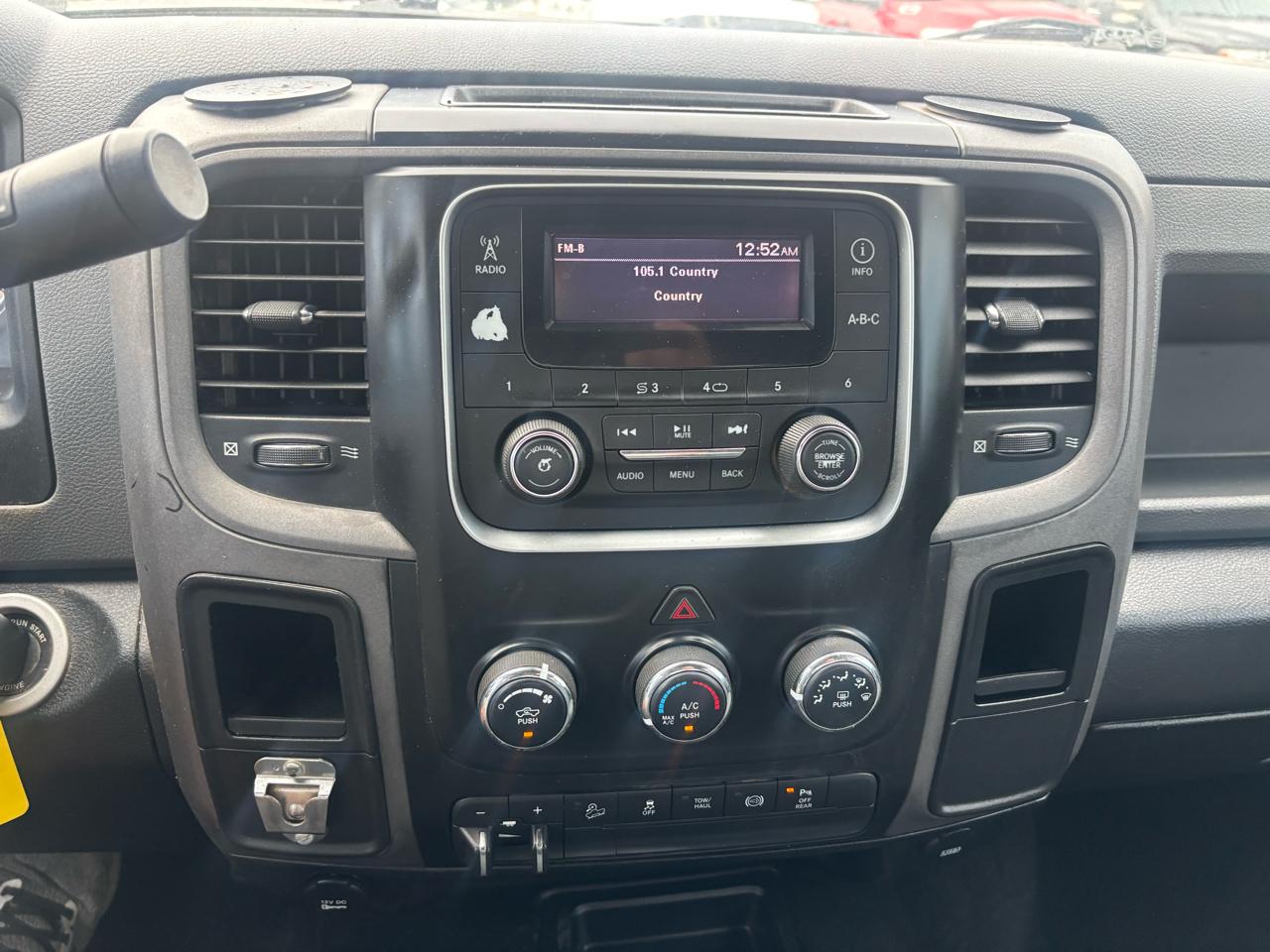 RAM 2500 Tradesman 4x4 Crew Cab 6'4" Box 2018