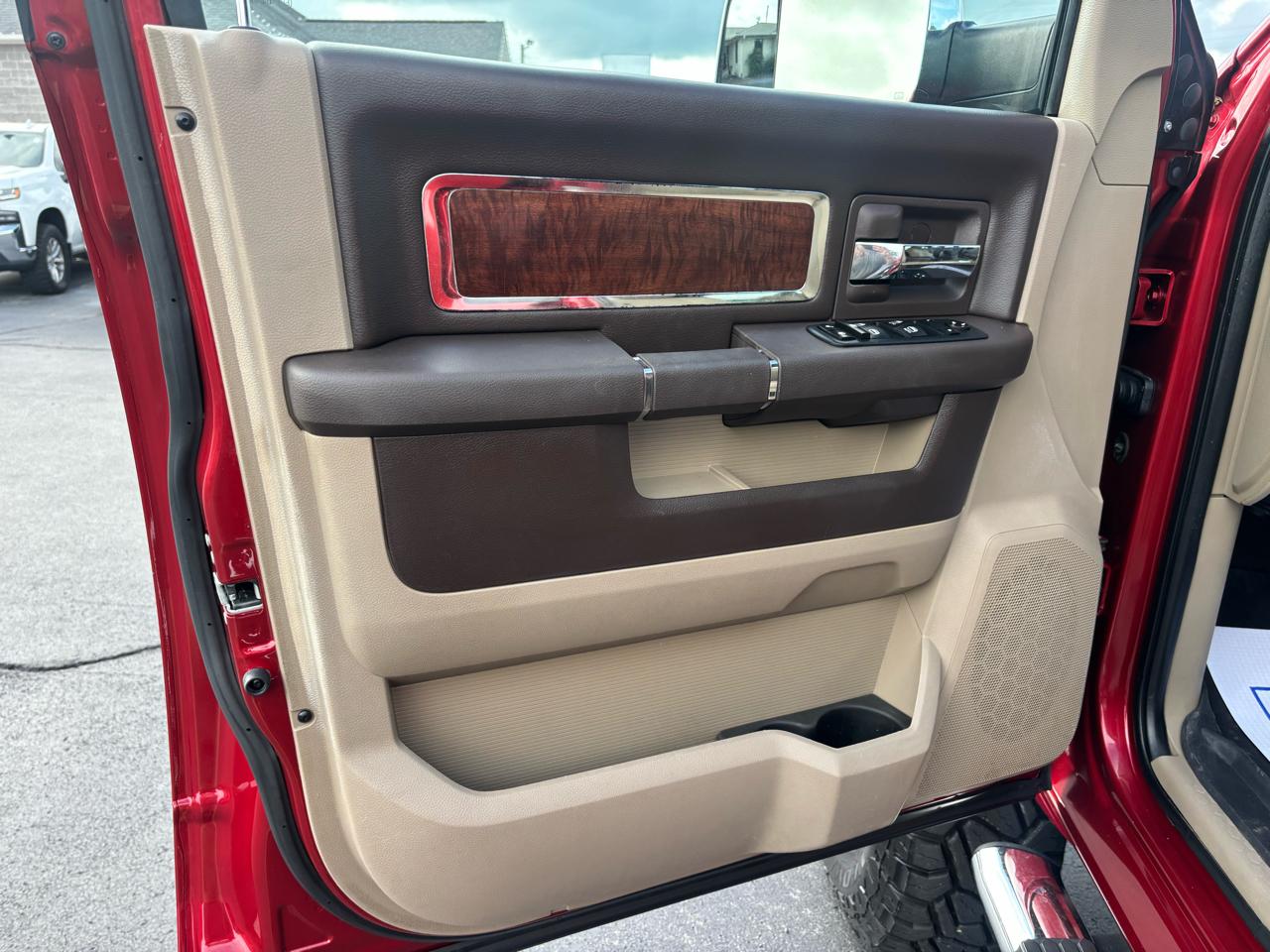 Dodge Ram 2500 4WD Crew Cab 149" Laramie *Ltd Avail* 2010