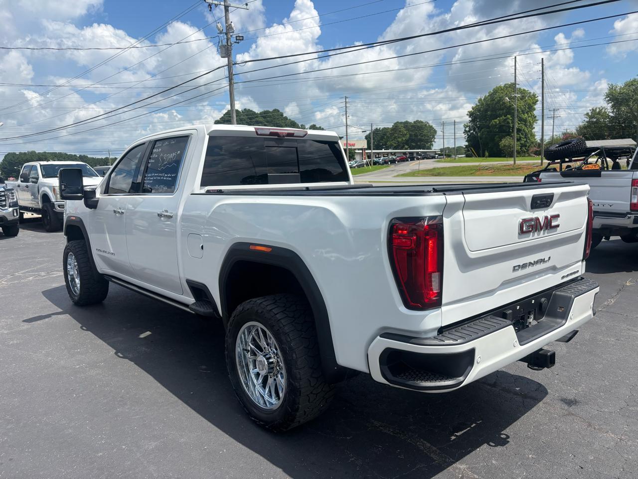 GMC Sierra 2500HD 4WD Crew Cab 159" Denali 2022
