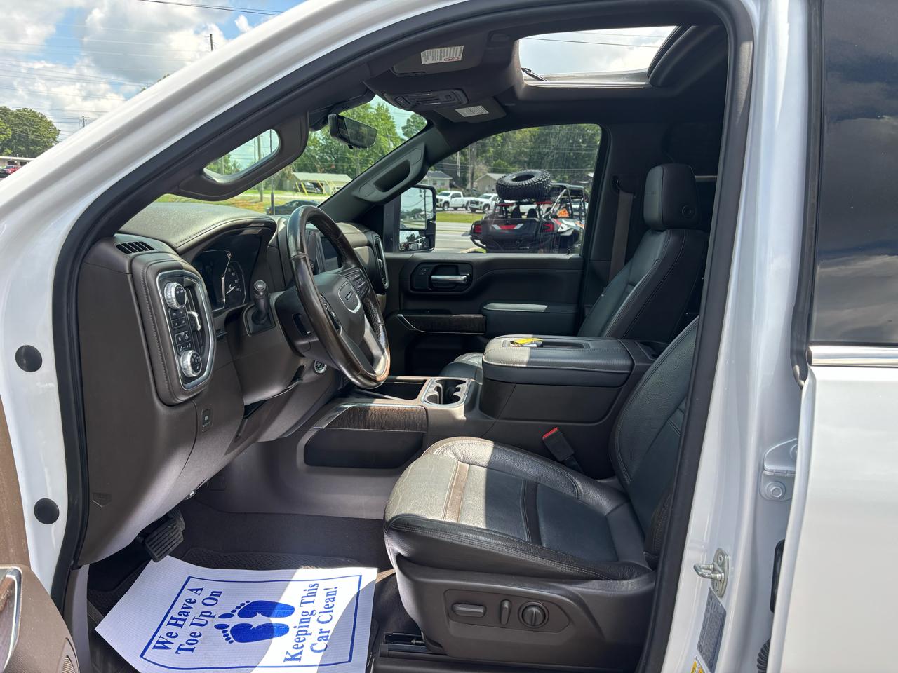 GMC Sierra 2500HD 4WD Crew Cab 159" Denali 2022