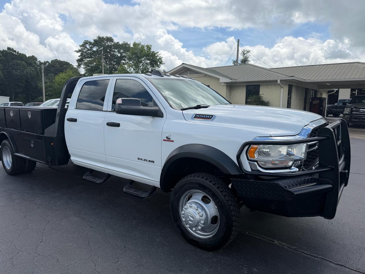 RAM 5500 Chassis Cab Tradesman 4x4 Crew Cab 84" CA 197.4" WB 2020