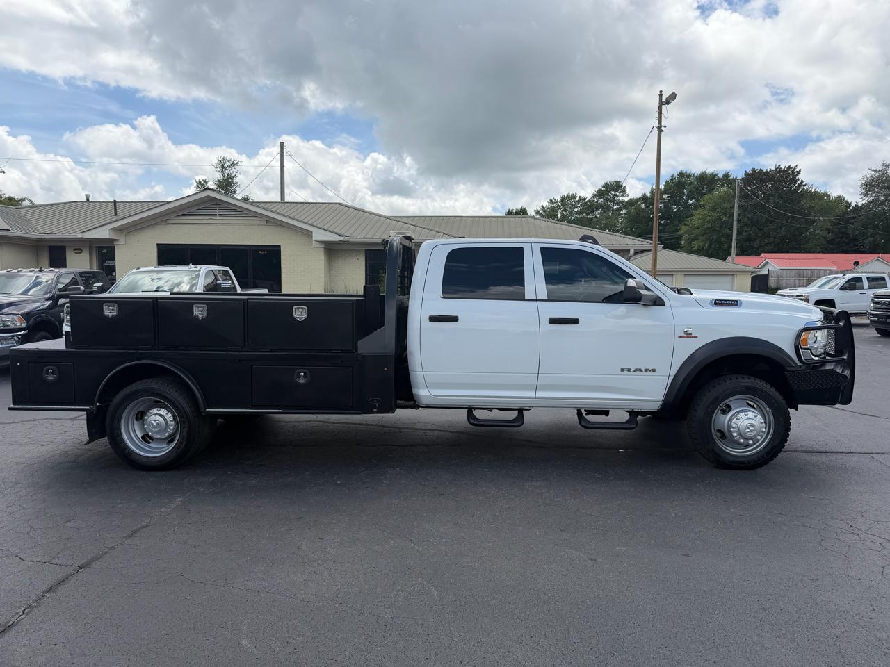 RAM 5500 Chassis Cab Tradesman 4x4 Crew Cab 84" CA 197.4" WB 2020