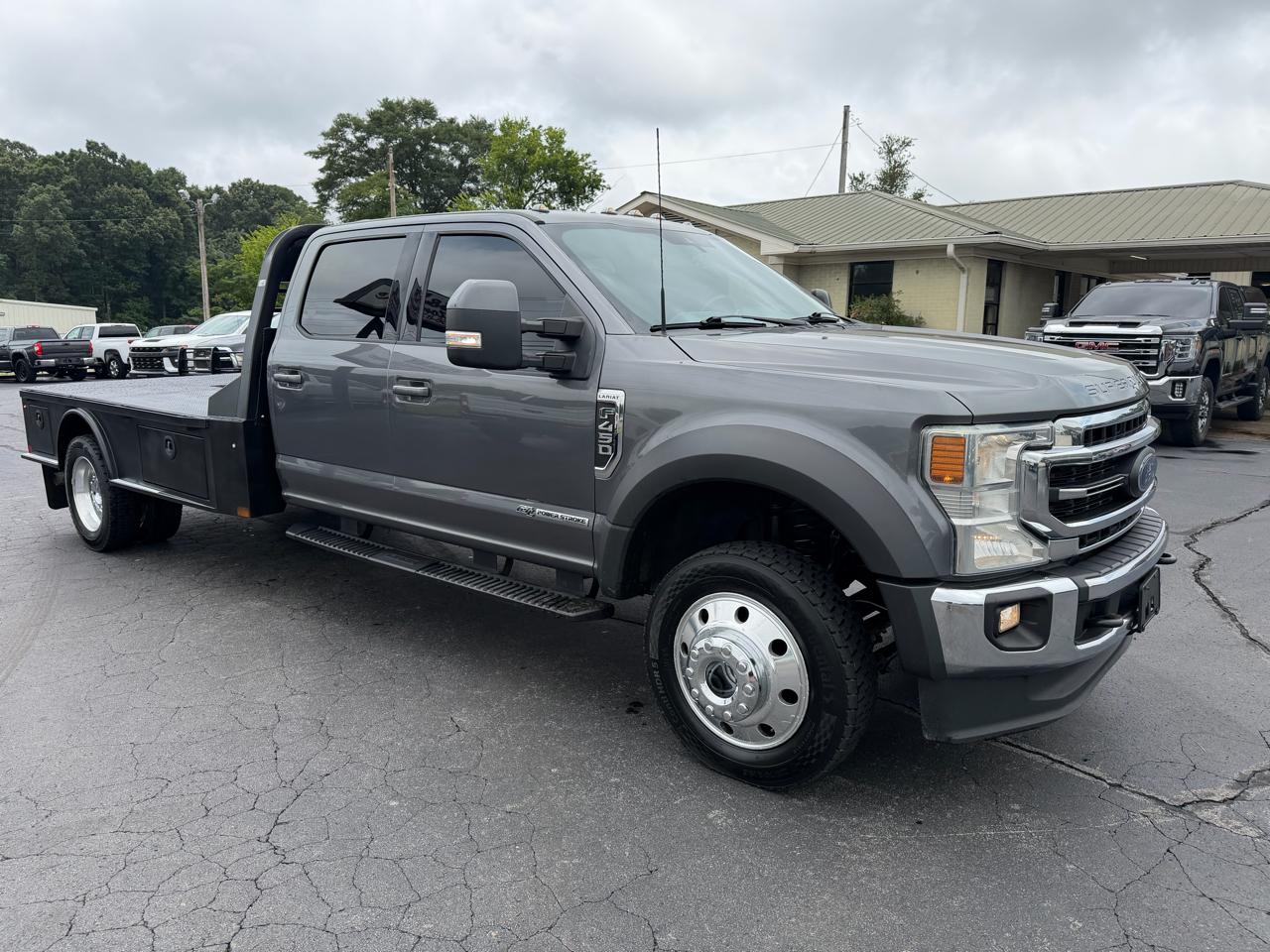Ford Super Duty F-450 DRW Lariat 4WD Crew Cab 203" WB 84" CA 2022