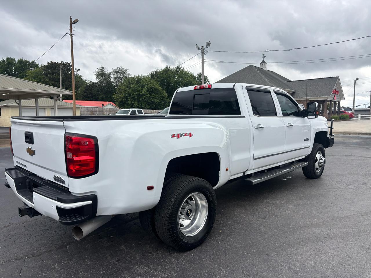 Chevrolet Silverado 3500HD 4WD Crew Cab 167.7" High Country 2017