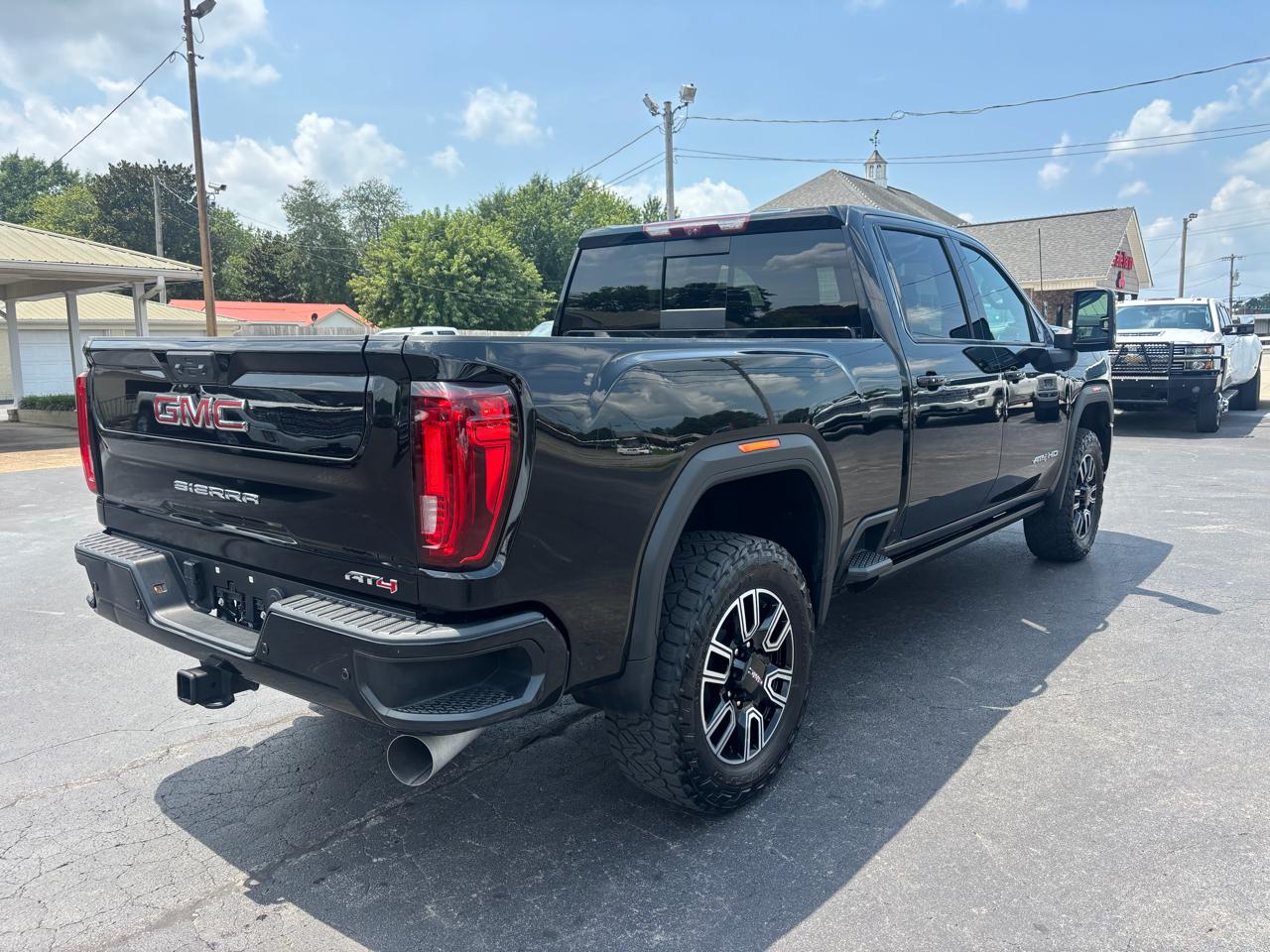 GMC Sierra 2500HD 4WD Crew Cab 159" AT4 2023